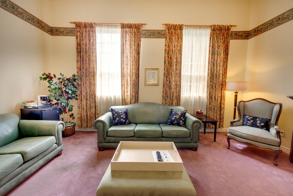 The Woodlawn Inn Cobourg Eksteriør bilde
