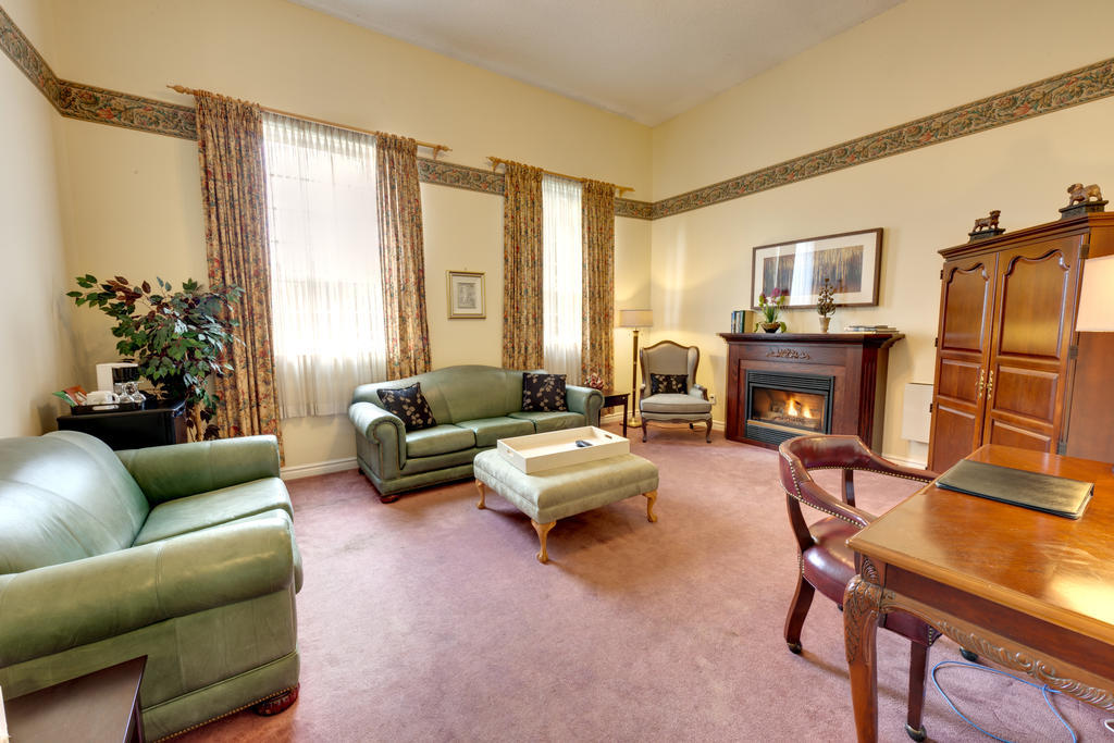 The Woodlawn Inn Cobourg Eksteriør bilde